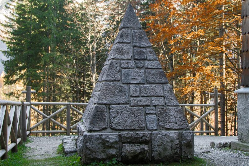 Grobnica-ruskih-vojnih-ujetnikov-Simon-Kovacic