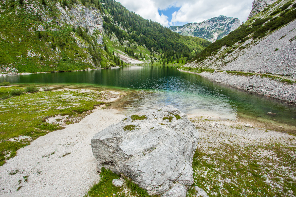 Krnsko-jezero-Ales-Zdesar-Dom-Trenta