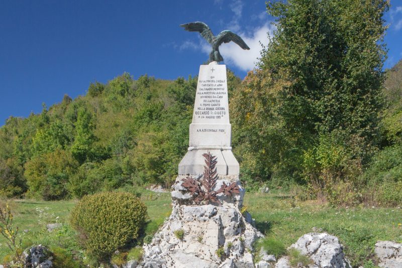 Monumento-a-Riccardo-Giusto-Solarie-Paolo-da-Pozzo-PromoTurismoFVG