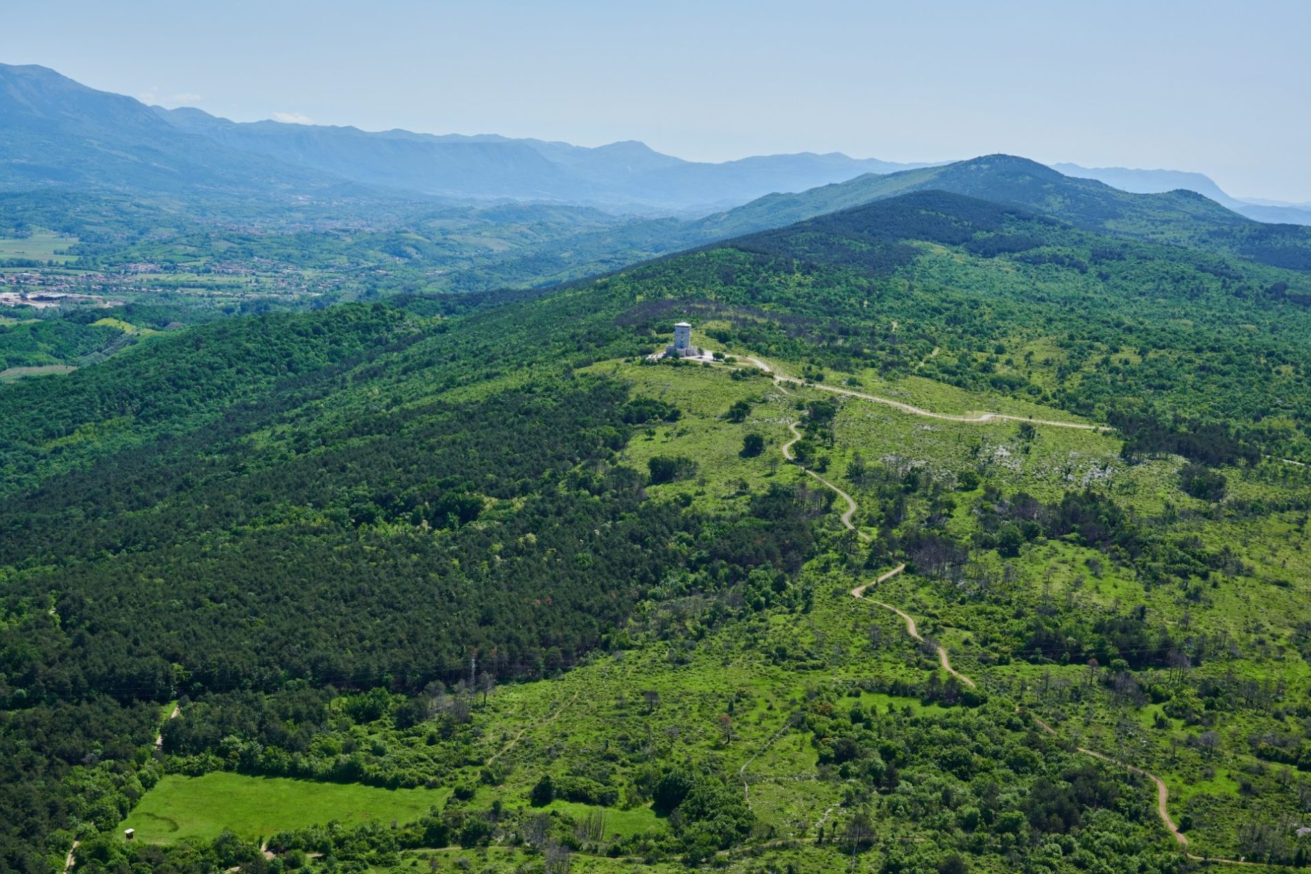Pomnik-miru-Cerje-Matevz-Lenarcic-Fundacija-Poti-miru1